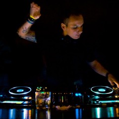 Million Voices to Apologize (Thomas Gold vs Hardwell vs A-tar Mash Up)