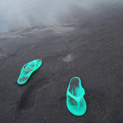 2NC SESSION To go in flip flops