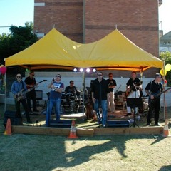 Highly Strung - Hit Me With Your Best Shot Cover (Live)