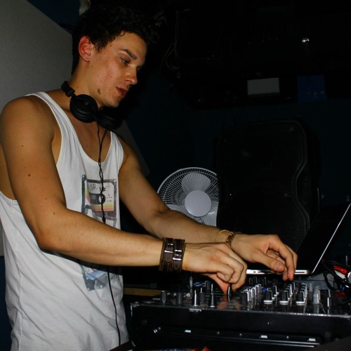Dani San @ Let Them Groove Begin 12.09.2012 **FREE DOWNLOAD**