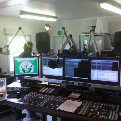 1Xtra vs Hardwell - Spaceman ( Festival Trap Remix)