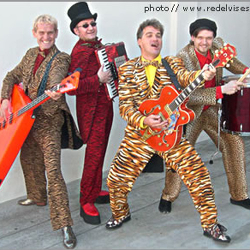 Red Elvises  Lonely Highway of Love