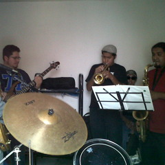 Los chales de la tia ska  sue�os (en vivo)