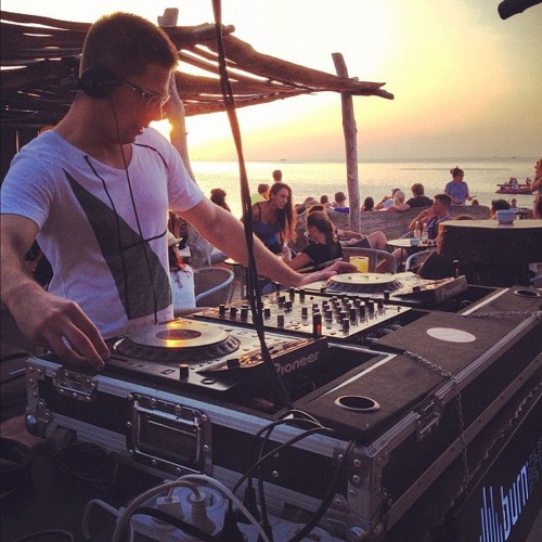 Cassius - The Sound Of Violence (T:MANIAK "When The Sun Goes Down In Ibiza" Remix)