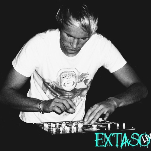 Extaso -live- @ Mirage Ballenstedt (22.09.2012)