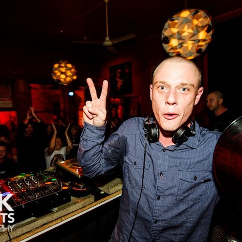 Rollerz Fresh FM 92.7 DJ Mikey Guest Mix Hosted By Troubel