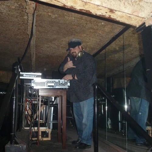 BOOTLEG MIXIN AT THA FISH!