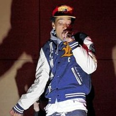 Wiz Khalifa – Rich People