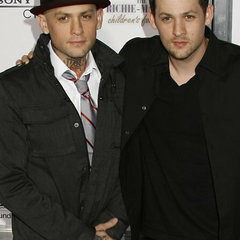 The Madden Brothers Ft Wiz Khalifa & Detail – In The Night