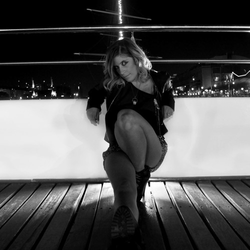 High Heeled Geeks FeMMes On DecKs October 2012 Part2 Laura Seh