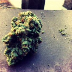 Netsky Eyes Closed - JaZsSszZzs Mash-Up ft Christina Milian