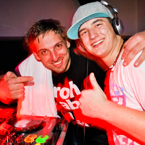 Stream Aviculario Mash Up The World By Aviculario Listen Online For Free On Soundcloud