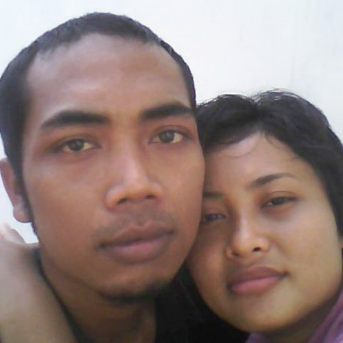 puteri caroline melawan arus cinta mp3 puteri caroline melawan arus cinta mp3