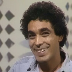 محمد منير واميرة وسط الدايرة