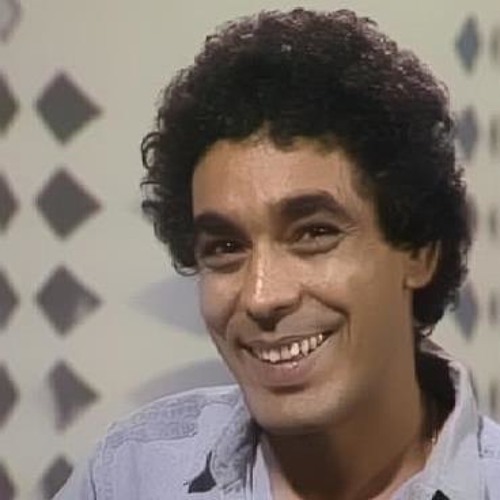 محمد منير واميرة وسط الدايرة