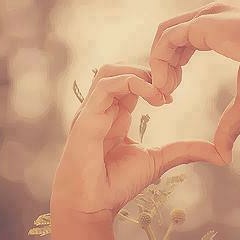 مليش عيد حب معاها :)