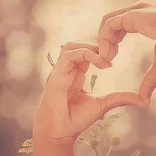 مليش عيد حب معاها :)