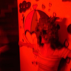 Alicia bebiendo Raki