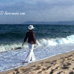 Lara Meltemi - "I Run To You On The Waves" ("К тебе бегу я по волнам")