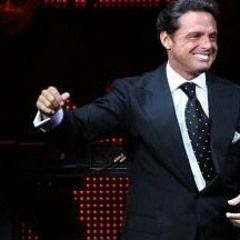 2.- Luis Miguel - Suave  (LIVE FROM LAREDO TX TOUR COMPLICES 2008)
