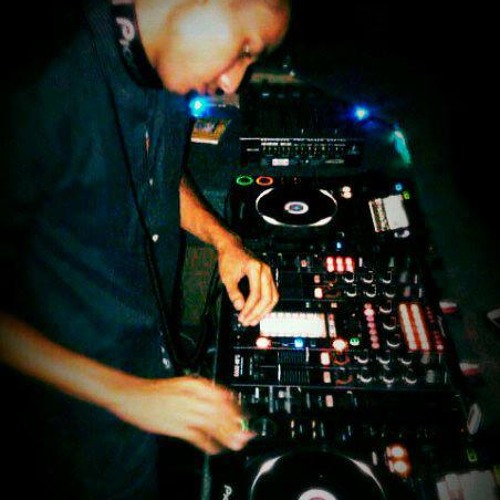 DJ TriCS - Official Neutron Anthem (Final Mix)