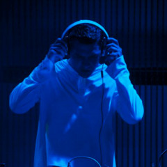 Robosonic vs HNQO feat Bip - The Edge As I See  (Thiago Feitosa Mashup Mix) ***FREE DOWNLOAD***