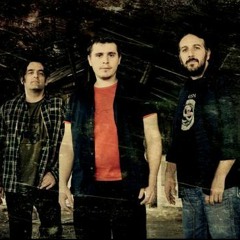 Emmono opou xatheis 2012