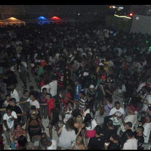 MC TIKÃO E MC G3  AO VIVO NO RODO ♪ ( DJ WALLACE O MASTER PULL)