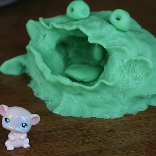 SkyHigh'N'Ting - Toxic Playdough (Cyansense remix)