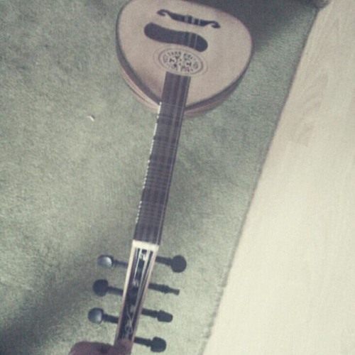 improvisation on lavta in traditional style