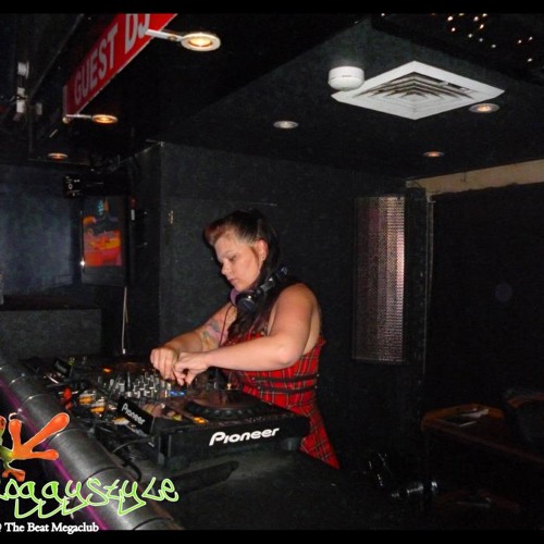 Spielen Hardcore Techno Igneon System Musick Xl Ghent Kicksick Mix By Tabi Tabimann