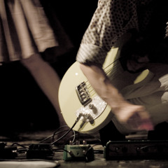 SPIN AROUND THE MOON Flutterbox