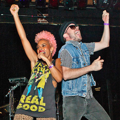 New Wallpaper. Track [Live]