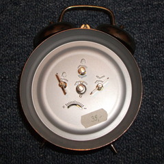 Oldfashioned alarm clock tick sound