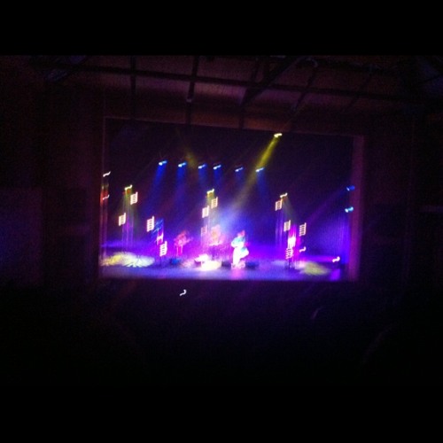 kali monte la riviere at Centre Culturel Robert Loyson