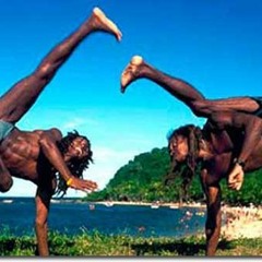 Capoeira (é defesa, ataque)