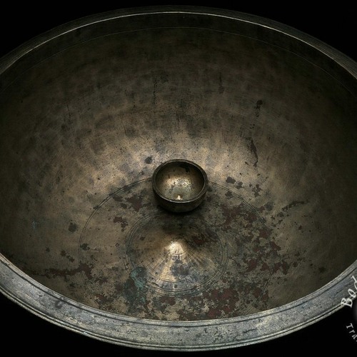 Lingam Singing Bowl: 15" diameter (world's largest?) . . . from Bodhisattva