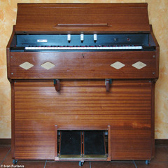 Edvard Grieg, from "Fra Holbergs tid" (Holberg Suite) Op. 40: 2. Sarabande. Harmonium: Ivan Furlanis