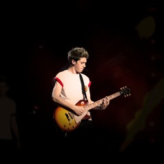 Niall Horan singing Hero by Enrique Iglesias on BBC Radio 1