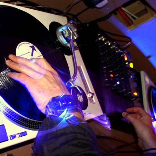Flip n Fill - Field of Dreams (Digitize Remix) Sample