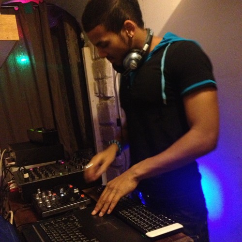 Saaturn - Makétèz Remix By DJ WILO (ex Lolax) 2k12
