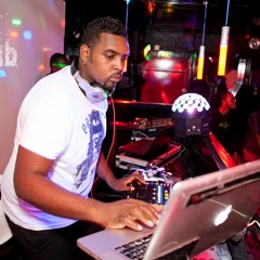 UN CHAR A POINTE A PITRE