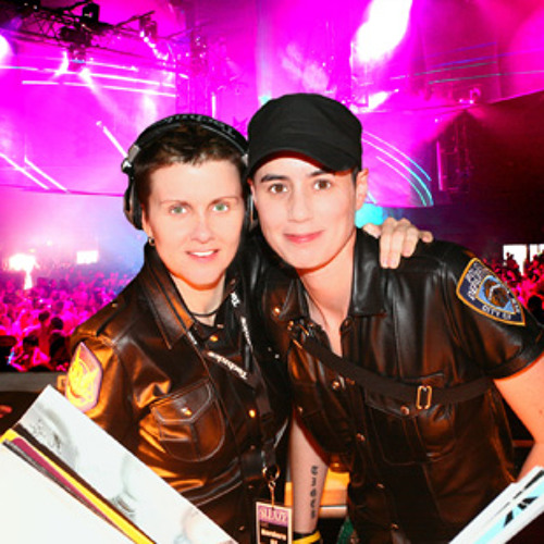 FEISTY B2B MANDY ROLLINS / QBALL - January 2010