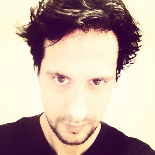 4 CiTieS - Surrender