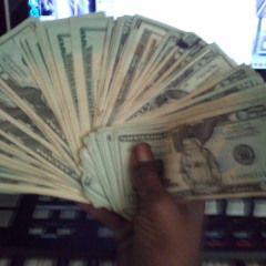 Money on my mind  Gutta ft  2CCs   DE BEATS (need a fire verse)