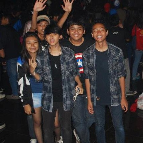 Erik Vee - Far Away (HardDance Remix)