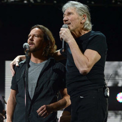 Roger Waters and Eddie Vedder - Comfortably Numb - 121212 Concert