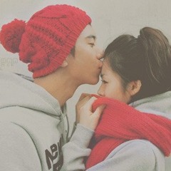 ! . . . يكفيني إنگ بـ قلبي آحلــى حگايــه