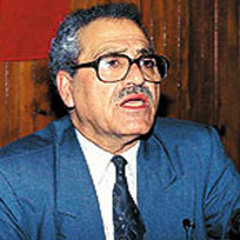 Sezai Karakoç- Sürgün Ülkeden Başkentler Başkentine (seslendiren:serdar tuncer)