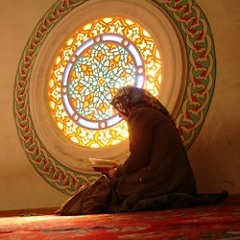 أشْرَقَتْ نَفْســي بنور من فؤآدي